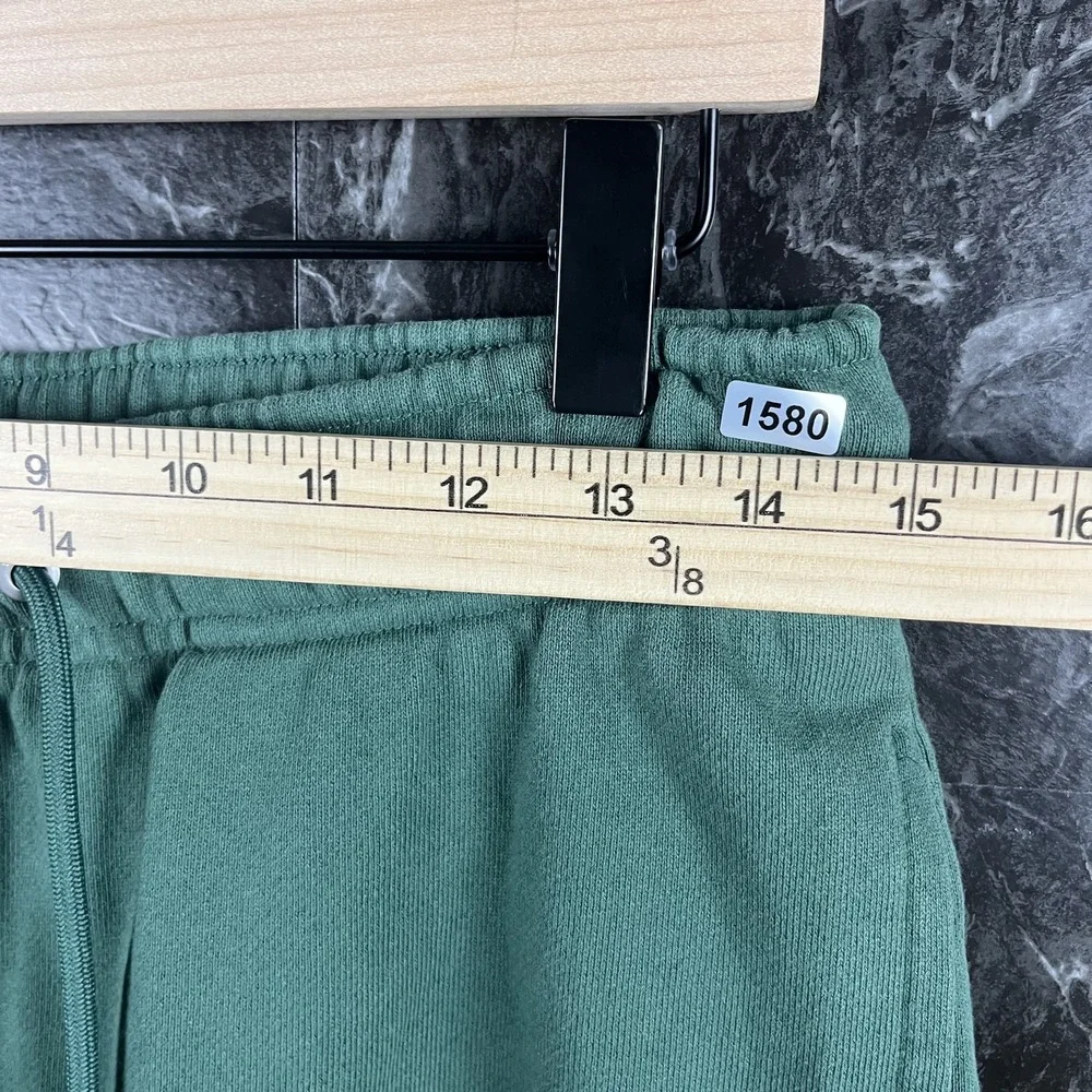 Jordan Men's Green Sweatpants Jogger Small